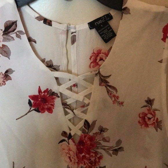 Top - Picture 2 of 2